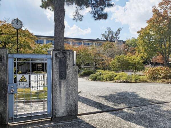 西宮市立甲陵中学校