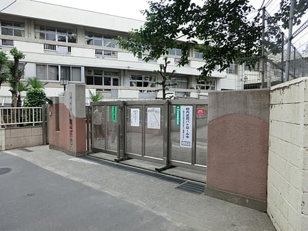 調布市立滝坂小学校