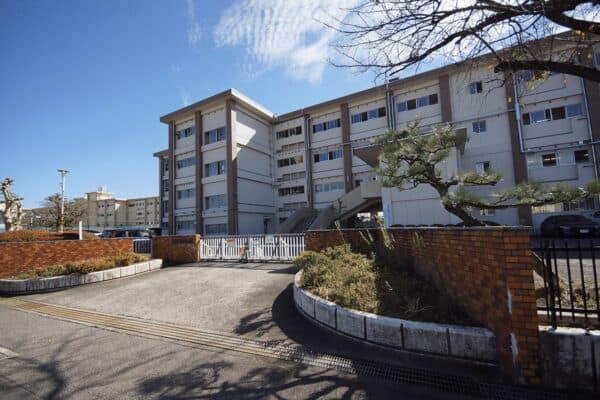 一宮市立浅井中小学校