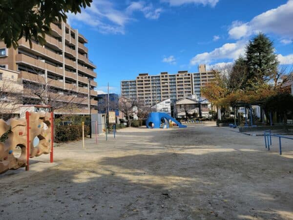 上坂部公園まで約1061m