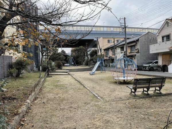 出屋敷西公園まで約1031m