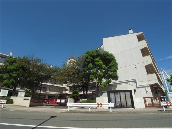 横浜市立大鳥中学校