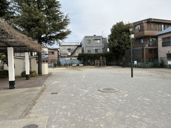西新井第二児童遊園まで約193m