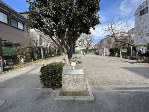 向原おもだか児童遊園まで約257m