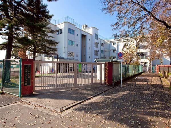 三鷹市立第二中学校