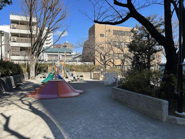 豊島区立駒込公園まで約1089m