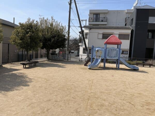 岸地通公園まで約481m