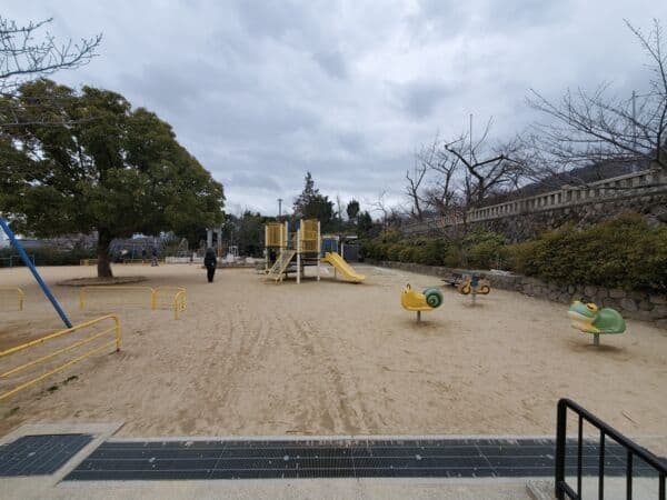 護国神社前公園まで約540m