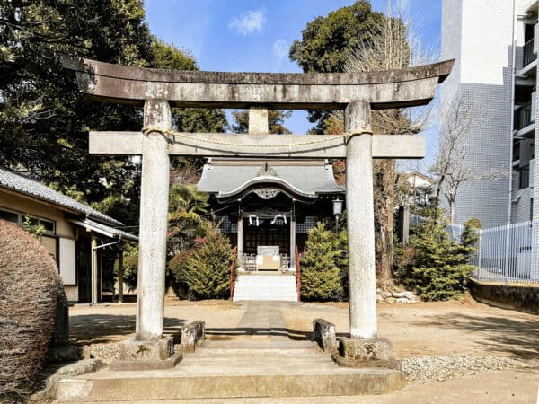 光町稲荷神社まで約339m
境内に鎮座したお稲荷様がトレードマークで、地域の方に愛されている神社です。