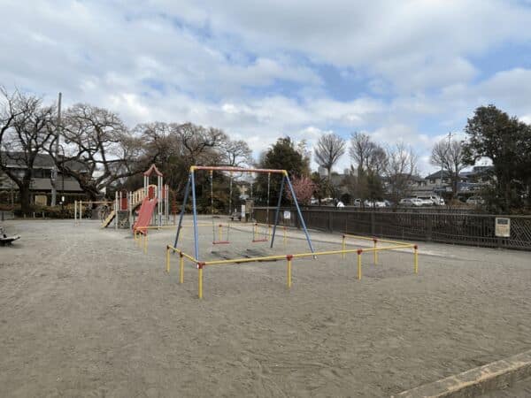 練馬区立大泉井頭公園まで約535m