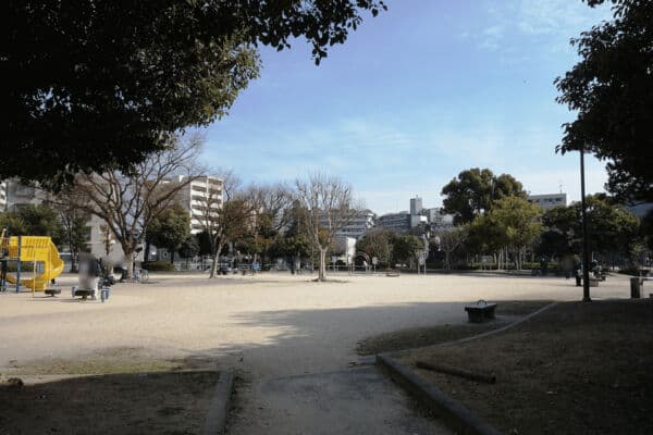 三宅中央公園まで約1455m