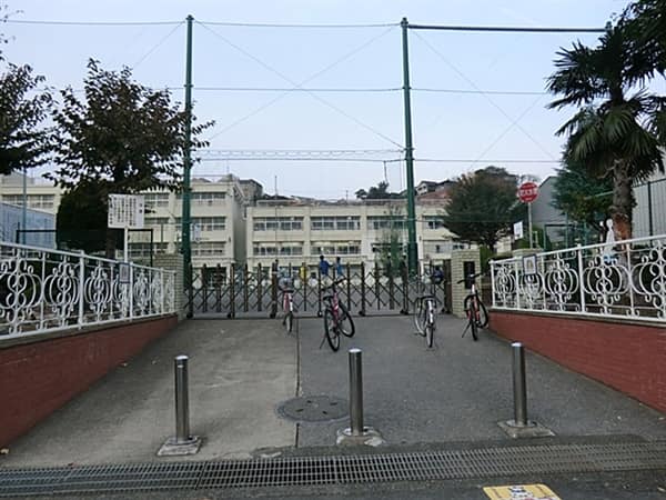 横浜市立峯小学校