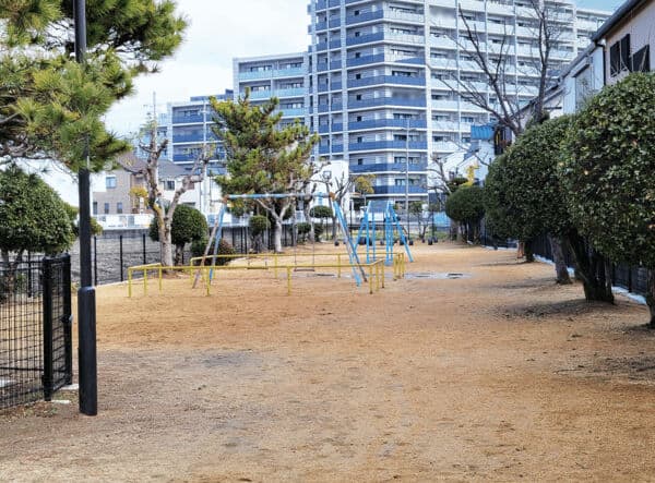 昆陽東中田児童遊園地まで約740m