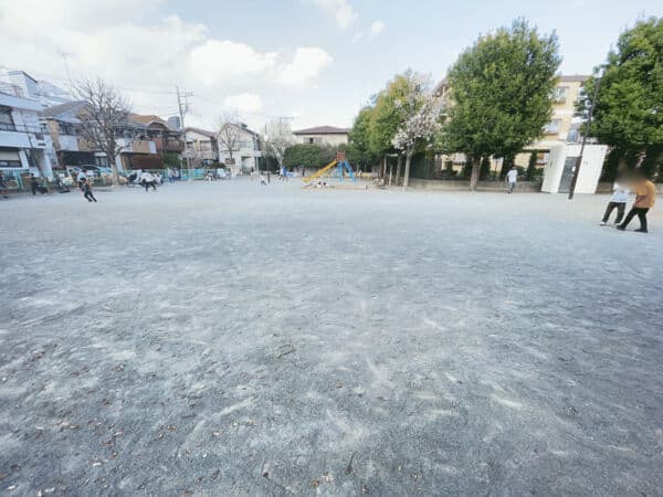 上小田中北公園まで約244m