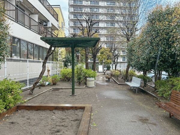 くすの木公園まで約877m