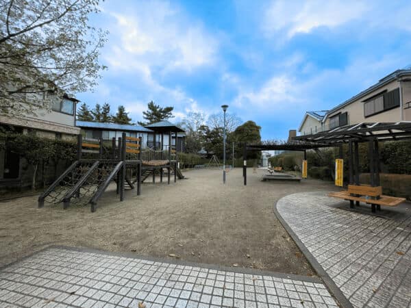 一之江三丁目公園まで約889m