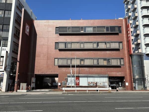 千葉銀行 浦安支店まで約1250m
営業時間：窓口(平日)9：00～11：30／12：30～15：00　ATM 8：00〜23：00 ※土日祝日は21：00まで