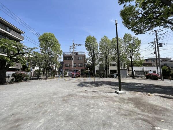 新作第三公園まで約340m