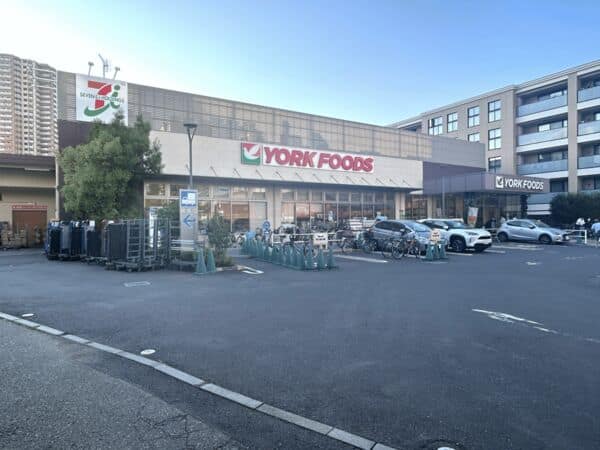 ヨークフーズ 三ノ輪店まで約442m