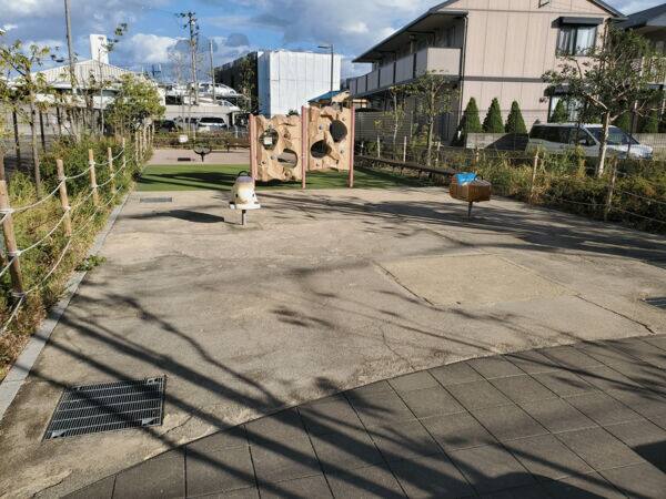 城西町さつき児童遊園まで約897m