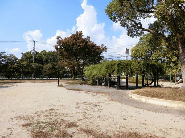 川西公園まで約852m