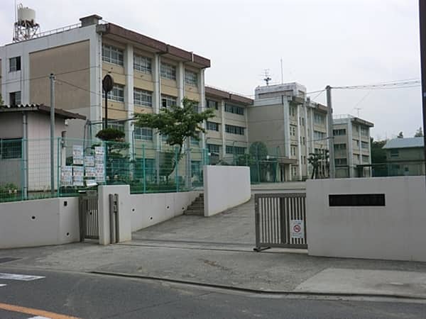 川崎市立犬蔵中学校