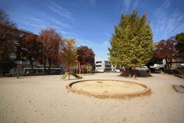 四条公園まで約106m