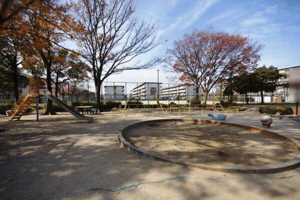 泉楽公園まで約167m