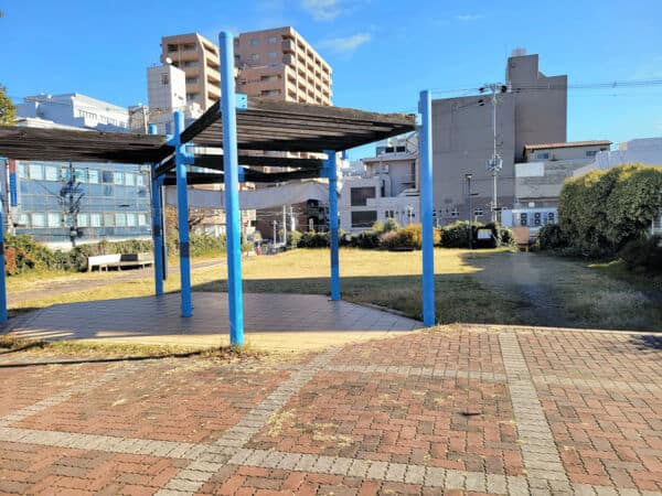瓦町公園(向陽公園)まで約921m