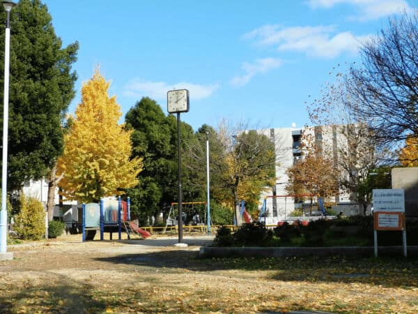 塚本公園まで約108m