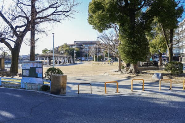 万代池公園まで約667m
