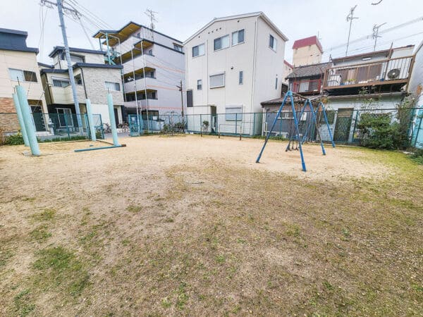 遠里小野3丁目第2児童遊園まで約774m