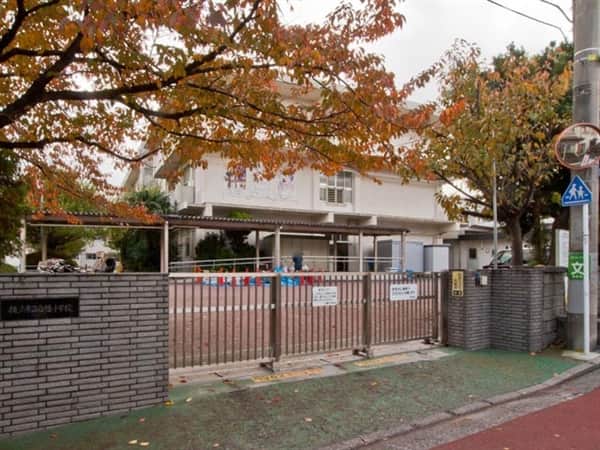 横浜市立白幡小学校まで約818m