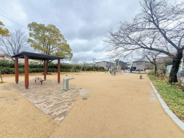 学文殿公園まで約523m
