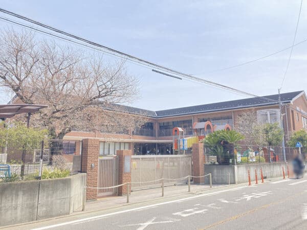 湘南みどりが丘幼稚園まで約908m