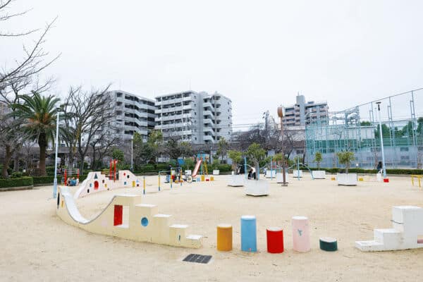 市岡元町公園まで約398m