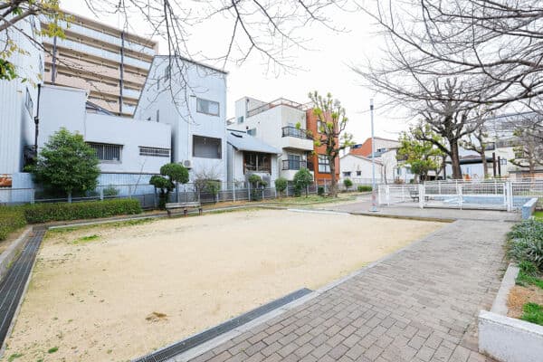 市岡小公園まで約717m