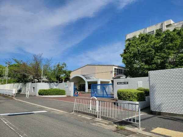 堺市立深阪小学校
