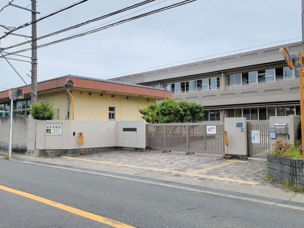 堺市立八上小学校