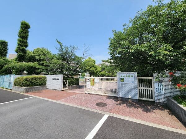 堺市立津久野中学校