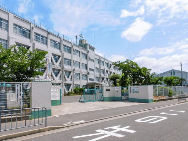 高槻市立桜台小学校