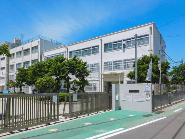 高槻市立川西小学校