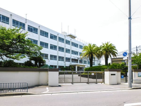 高槻市立柱本小学校