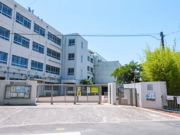 高槻市立津之江小学校