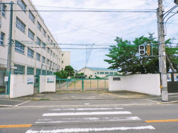高槻市立南大冠小学校