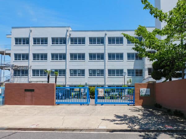 高槻市立川西中学校