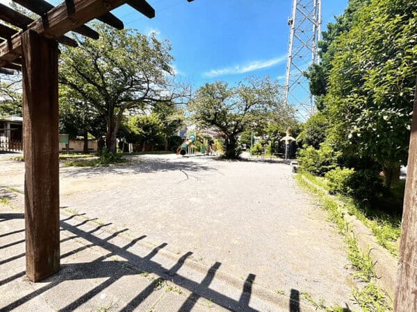 恐竜公園まで約886m