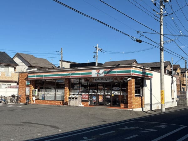 セブンイレブン越谷大里店まで約744m