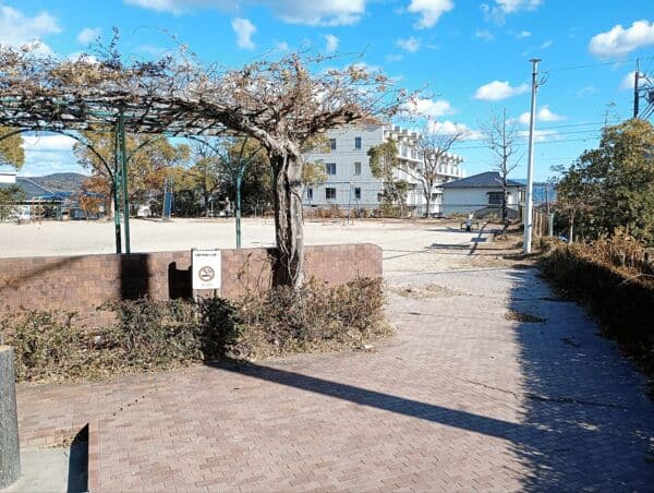 神殿公園まで約417m
