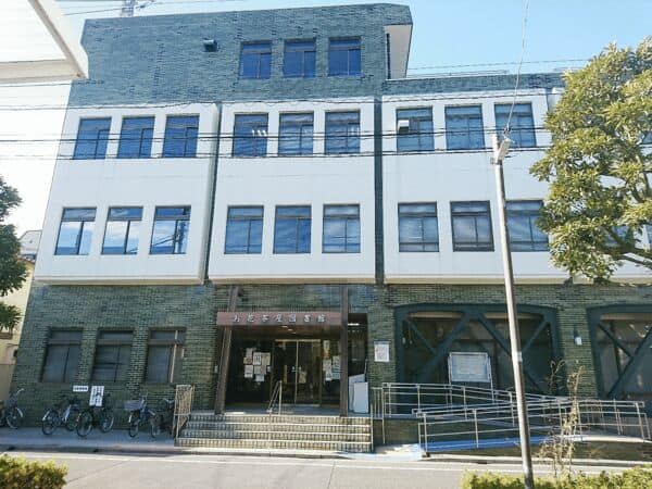 葛飾区立お花茶屋図書館まで約603m